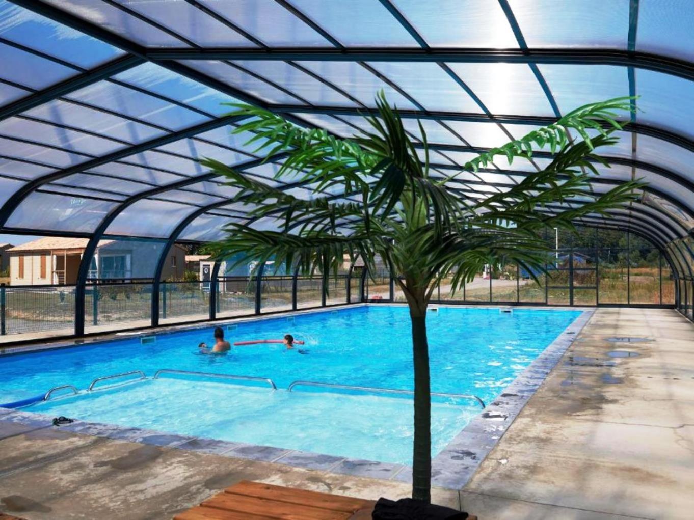 Chalet 3 Chambres Dans Un Domaine Prive Avec Piscine Chauffee Et City Park Marzan المظهر الخارجي الصورة